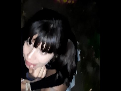 ❤️ На улице раздулся пенис в обмен на конфету ️ Порно видео у нас ❌️❤