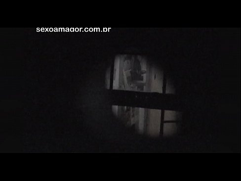 ❤️ Блондинку тайно снимает на видео соседский вуайерист, спрятанный за полыми кирпичами ️ Порно видео у нас ❌️❤